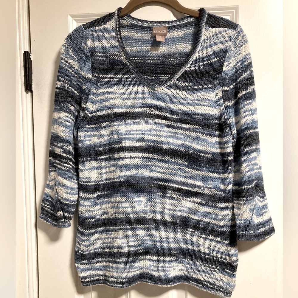 Chicos 3/4 sleeve sweater size 1 (us size 6-8)slightly bell sleeve. Pretty blues